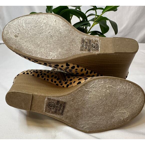 Soda Leopard/Cheetah Print Wedge Heel Round Toe Booties Size 6 - Picture 6 of 8